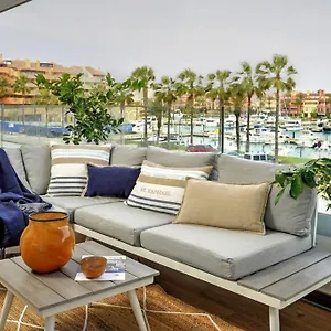 https://apt-new-modern-marina.1costadelsol.com